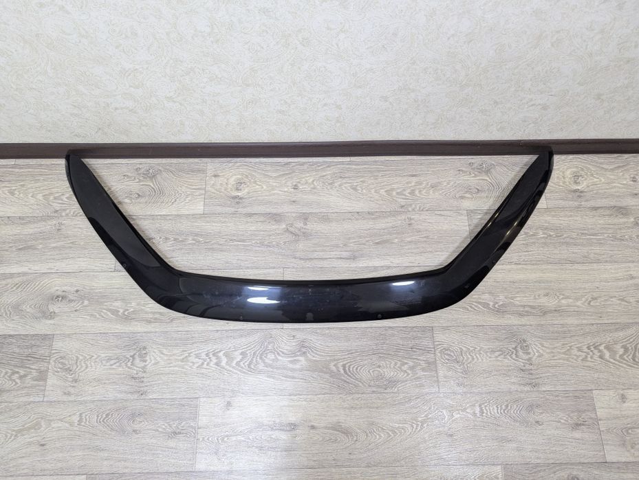 Продам дефлектор капота LADA Vesta