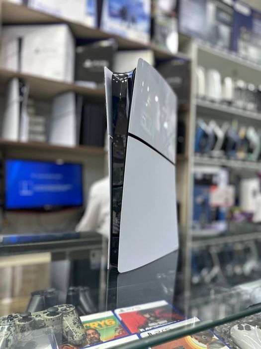 Playstation 5 slim Почти новая