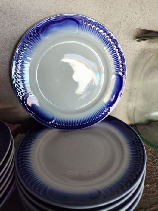 Продам десертные тарелки