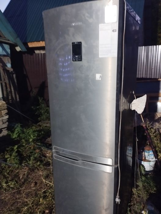 Продам холодильник Самсунг 20000