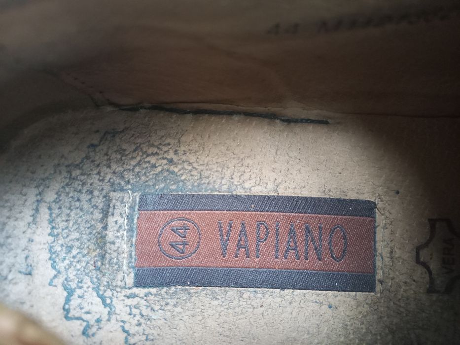 Pantofi din piele marca Vapiano nr 44 stare perfecta