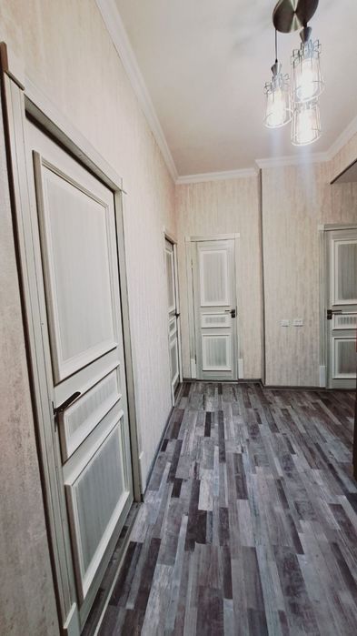 3 xonali kvartira sotiladi