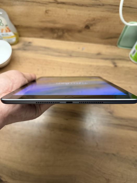 Продам Ipad 9го поколения
