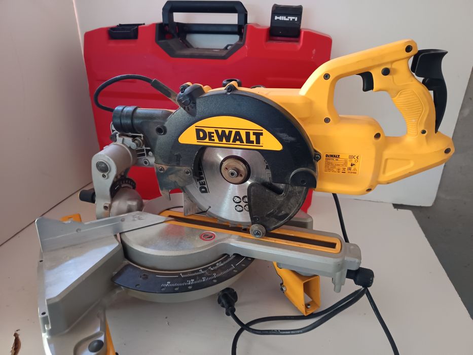 Dewalt circular staționar cu culisare disc diametru 216mm
