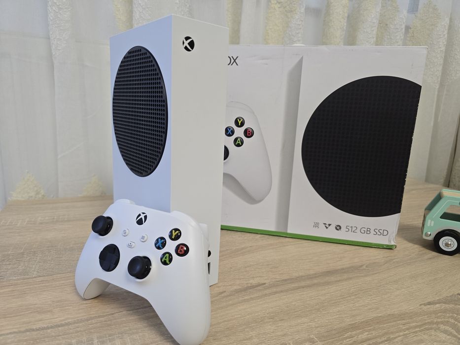 Xbox series S în stare ca nou, fara urme de utilizare