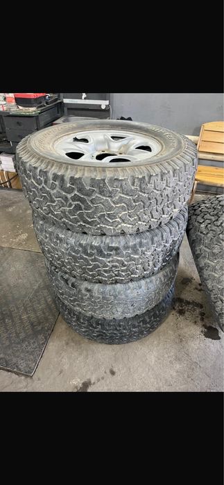 Резина с дисками 265/70/17 LT