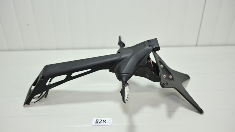 Ducati Monster 937 2021 Suport numar inmatriculare cu semnalizari