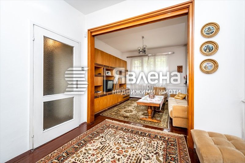 Продава се Къща в София, Гео Милев - 315 кв.м за 3172 €/кв.м - Снимка #7