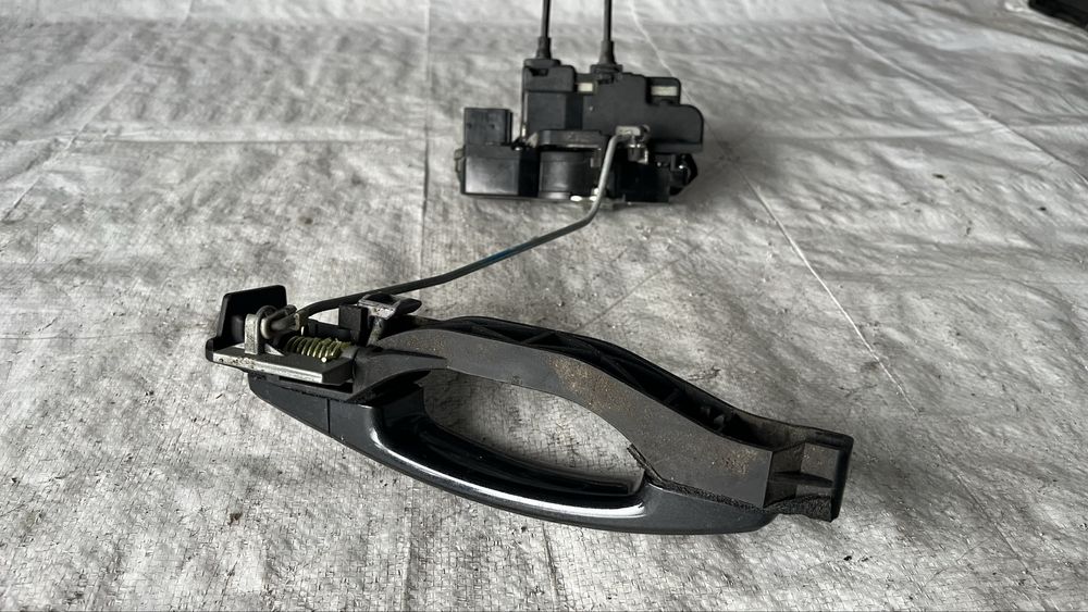 Chevrolet Captiva 12- предна лява и предна дясна дръжка и брава