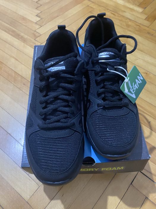 Skecher marimea 43 noi