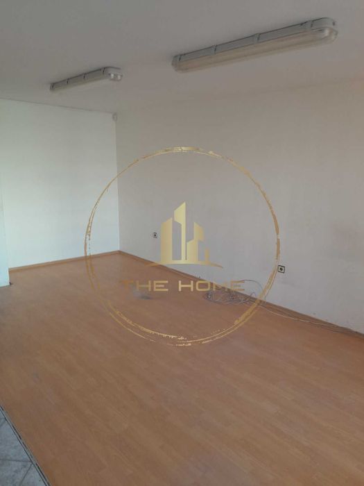 Дава се под наем Двустаен апартамент в Варна, Базар Левски - 120 кв.м за 725 € - Снимка #3