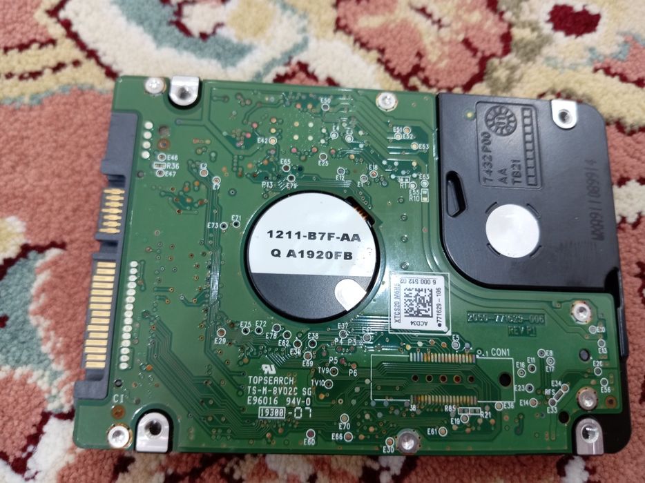 Продам жесткий диск HHD