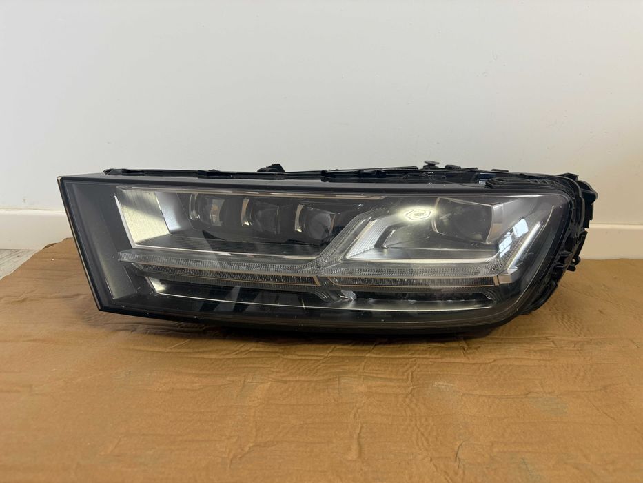 Far stanga full led matrix Audi Q7 4M dupa 2016 cod 4M0941035
