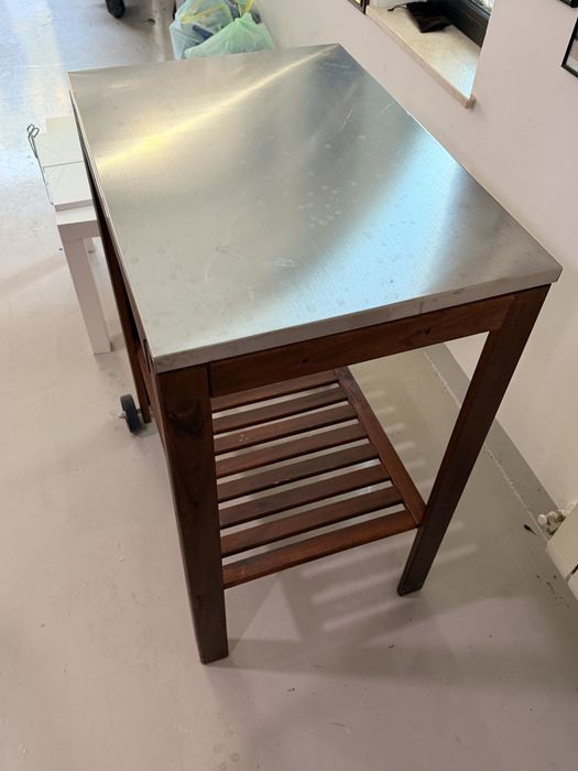 Masuta de exterior cu roti