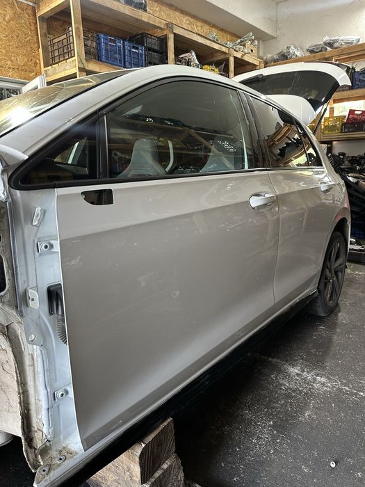 Usi stanga / Portiere stanga VW Golf 8 Hatchback