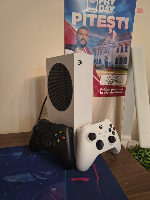 Xbox Series S 512GB + 2 controllere – stare impecabilă