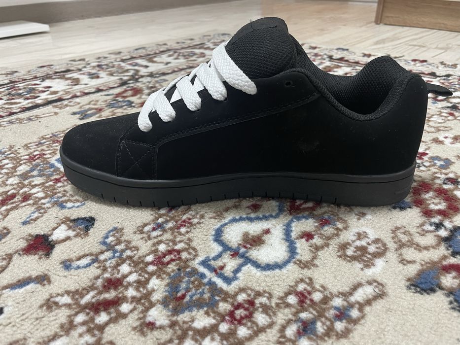 DC shoes дутые,с перешнуровкой