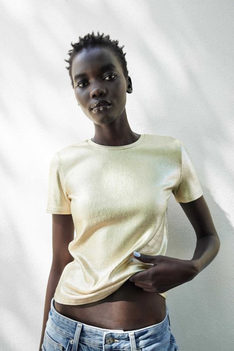 златен потник ZARA,ТенискаVersace Jeans Couture, рокля Versace Jeans