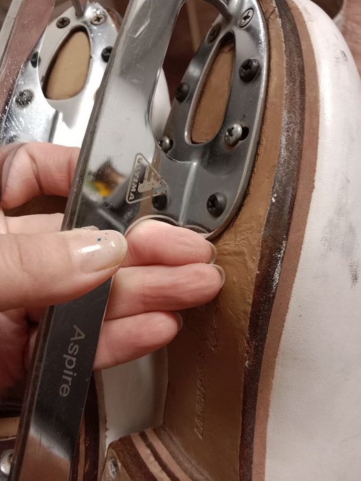 Продам профессиональные Коньки Джексон