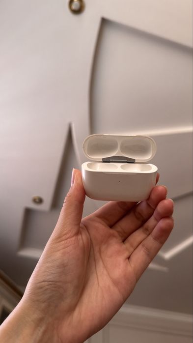 Продам кейс на airpods
