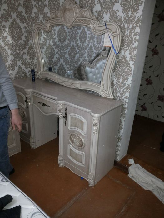 Mebel sotiladi. Продаётся мебель.