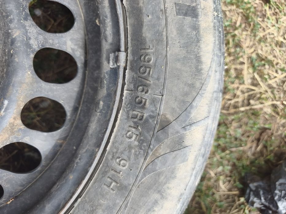 R16 покрышка 2 щтук R15с дисками накаченный 1штук