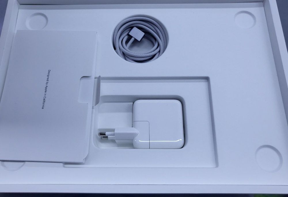 Macbook Air M2  13 dyum yangi  spacegray 8GB/512GB sotiladi