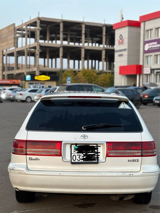 Тойота Mark 2 Qualis