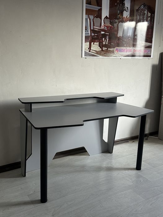 Парта. Компьютерный стол.