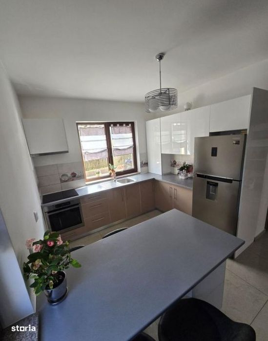 Duplex 4 camere, la cheie, Floresti, zona Sesul de Sus