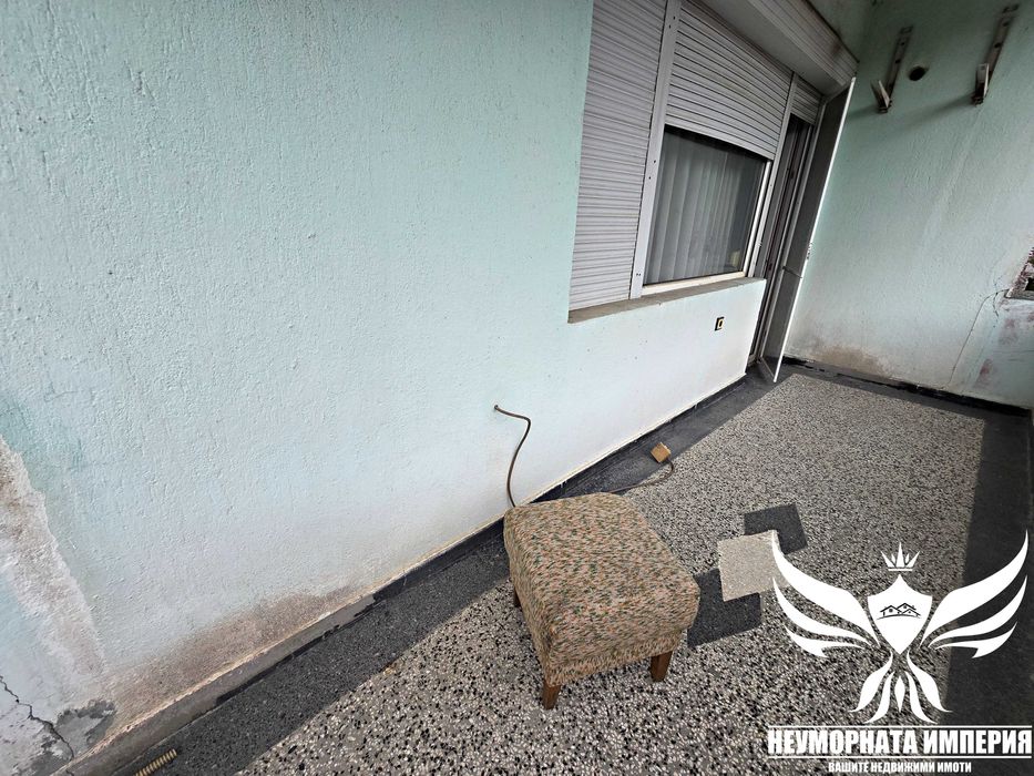 Продавам четиристаен апартамент 118кв. 3ет. гр.Асеновград, стадиона