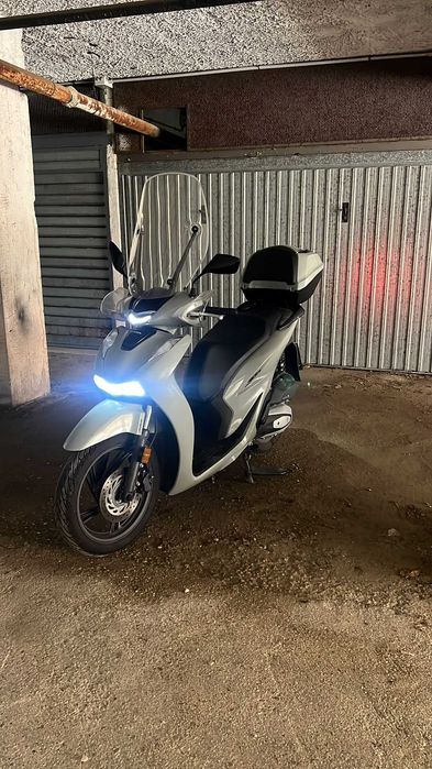 Scuter Honda SH 125 Sport an 2024 - 11500km sau schimb cu ATV