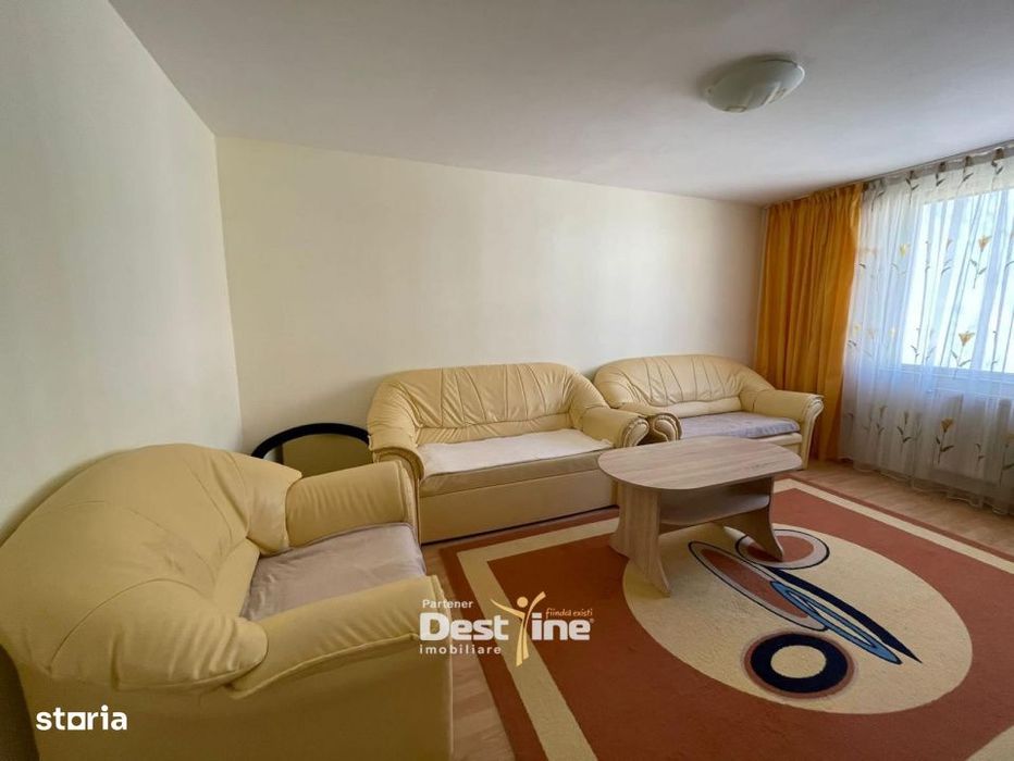 Inchiriez apartament 4 camere in zonǎ centralǎ, Piatra Neamt