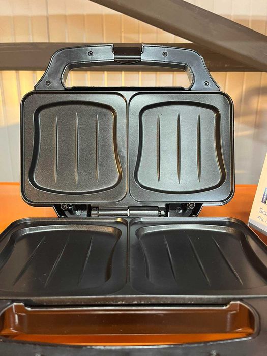 Сандвич тостер Emerio ST-109562, Без изтичане, 900 W