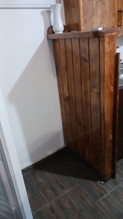 Vand bar ,complet cu sertare ,suport de pahare