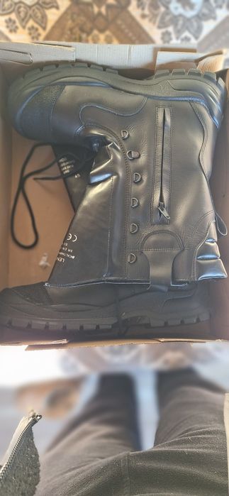 Vând bocanci de iarna