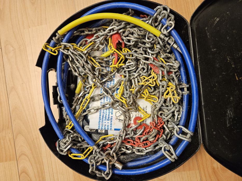 2 seturi de lanțuri zapada din Austria