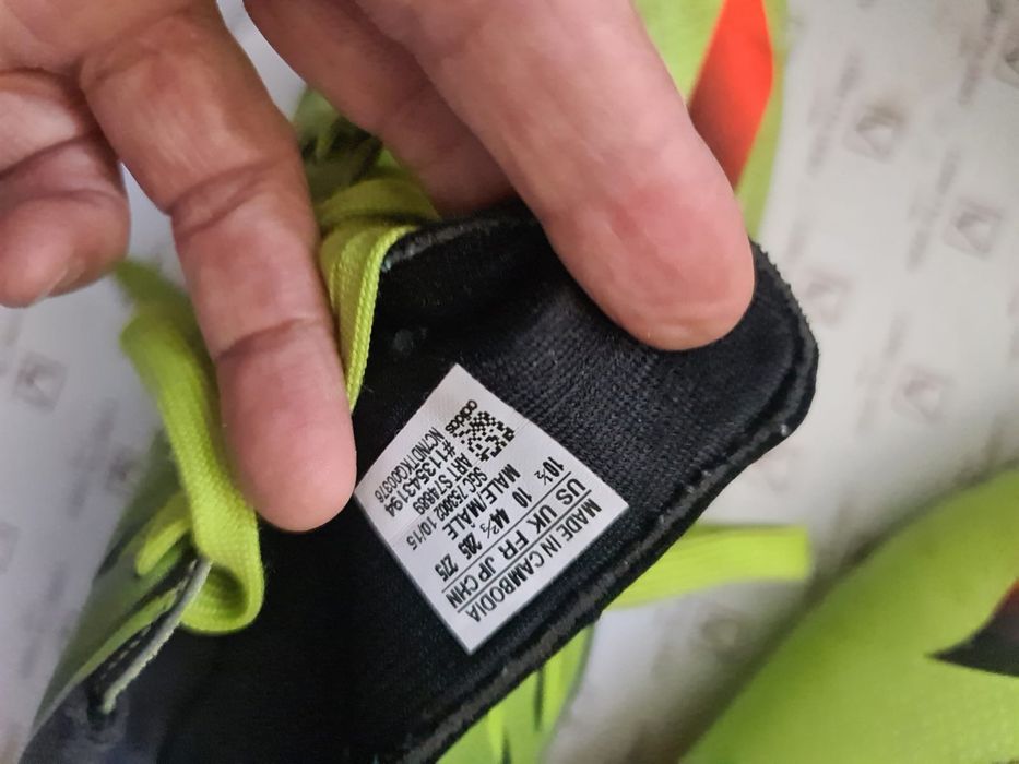 Футбольный бутсы adidas