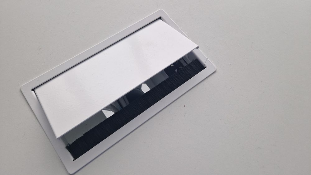 Работно бюро с контейнер