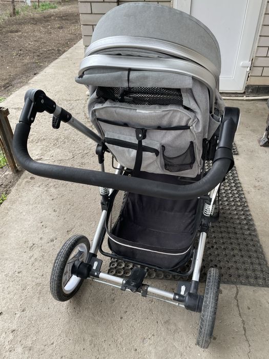 Продаем детскую коляску