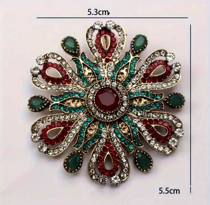 Яркие праздничные брошки 5-6см.