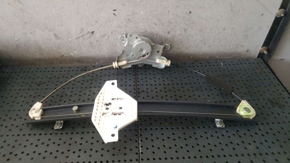 Macara geam stanga spate opel antara a l07