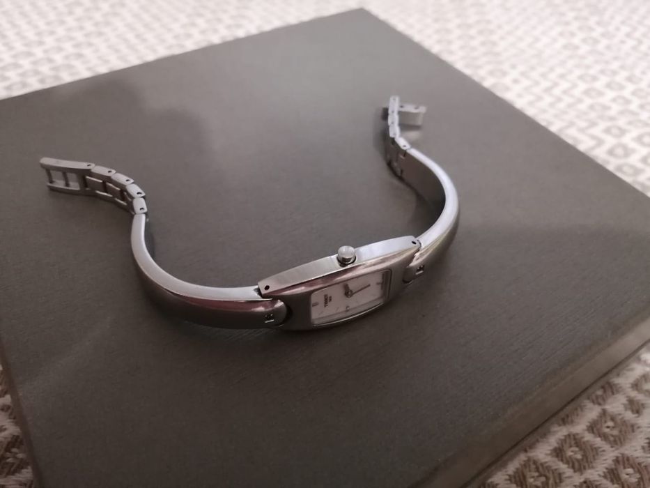 Продам часы TISSOT