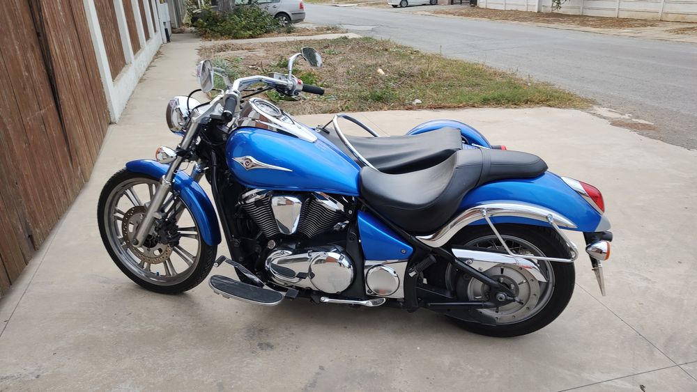 Motocicletă Kawasaki VN900 cu ataș