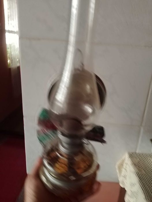 Vând lampa veche pe gaz