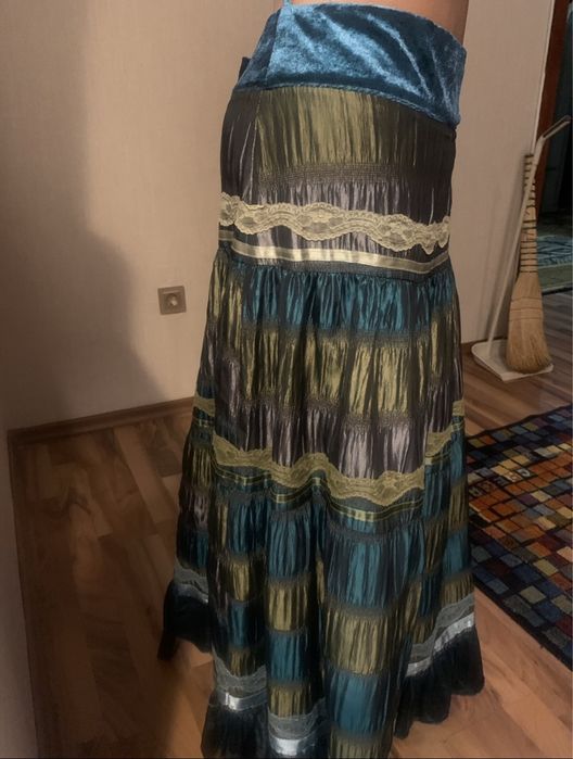 Fusta deosebita , turquoise, nr 38, matase , catifea, danta