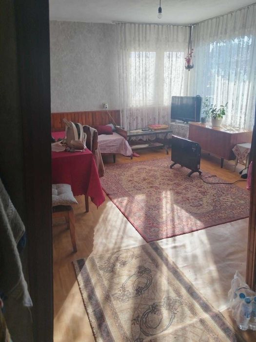 Етаж от къща в Модерно предградие