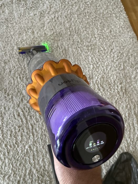 Dyson v15 nou , nefolosit , puternic , perie laser