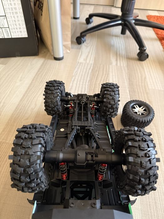 Automodel roti crawler