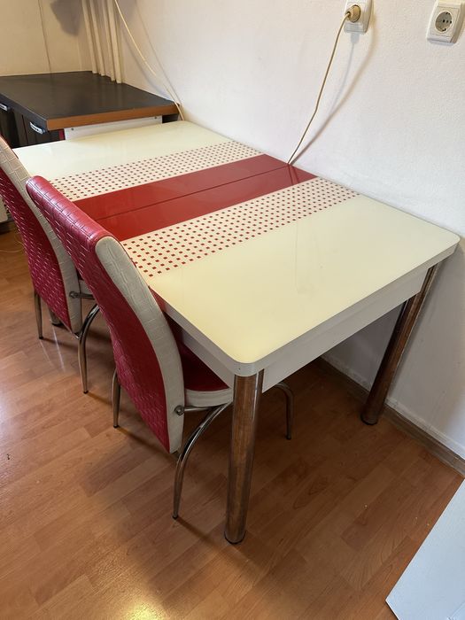 Televizor Samsung, 80 cm, Masa extensibila bucatarie cu 2 scaune + masa TV living/dormitor
